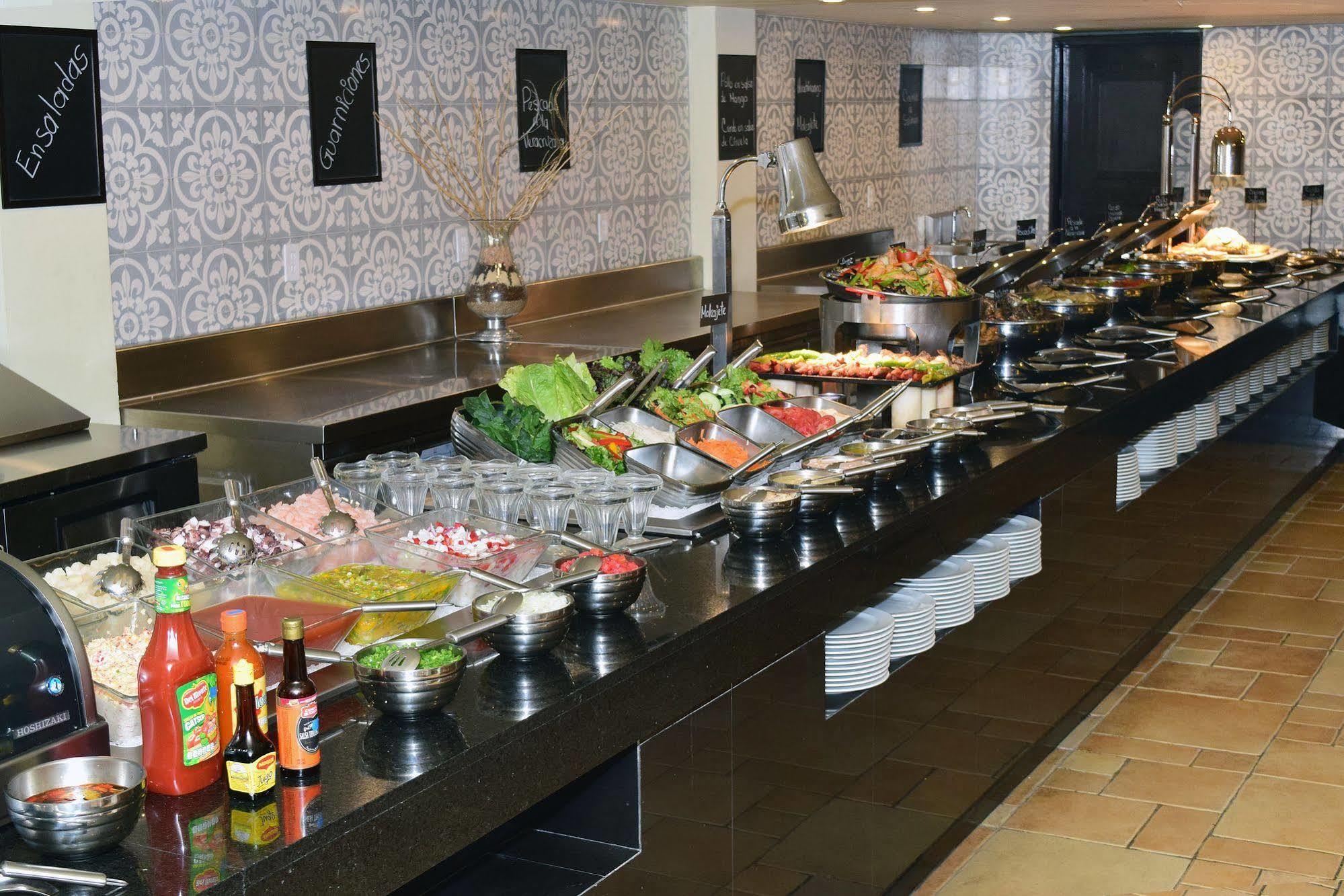 Emporio Reforma Hotel Cidade do México Exterior foto A salad bar
